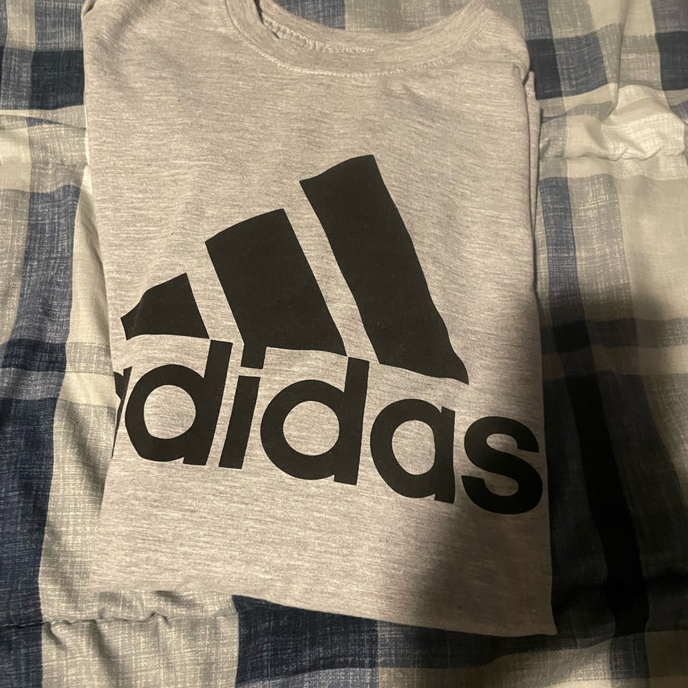 Mens long sleeve adidas tshirt. NWOT. Size large. Color gray.
